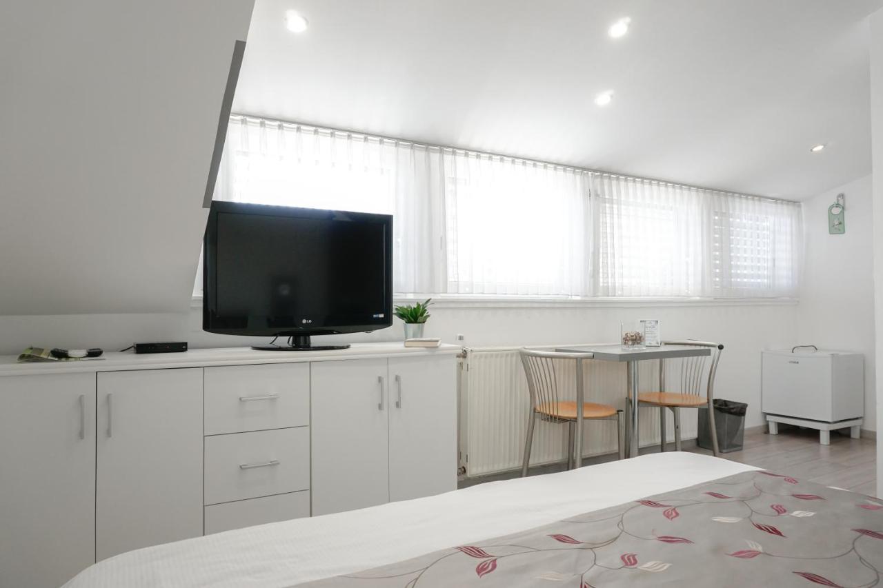 Guest House Mlada Lipa マリボル エクステリア 写真