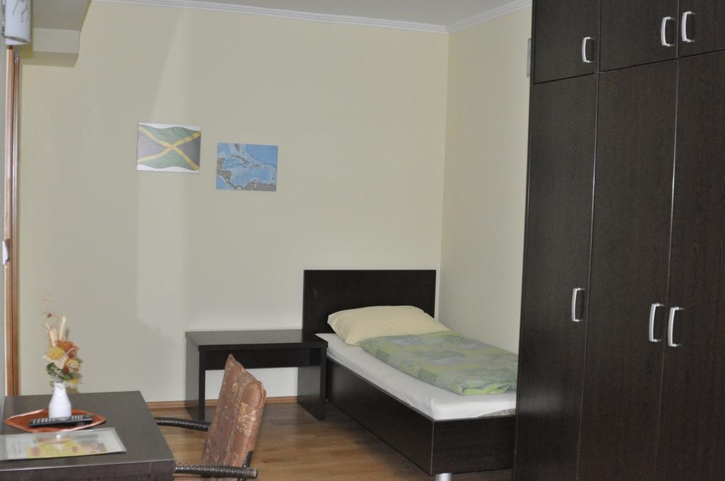 Guest House Mlada Lipa マリボル エクステリア 写真