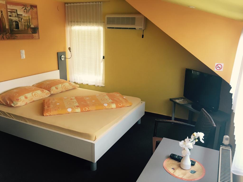 Guest House Mlada Lipa マリボル エクステリア 写真